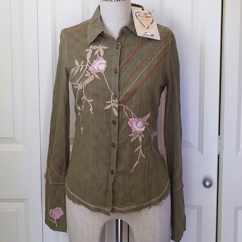 LOVE STITCH Embroidered Top button Shirt NEW S